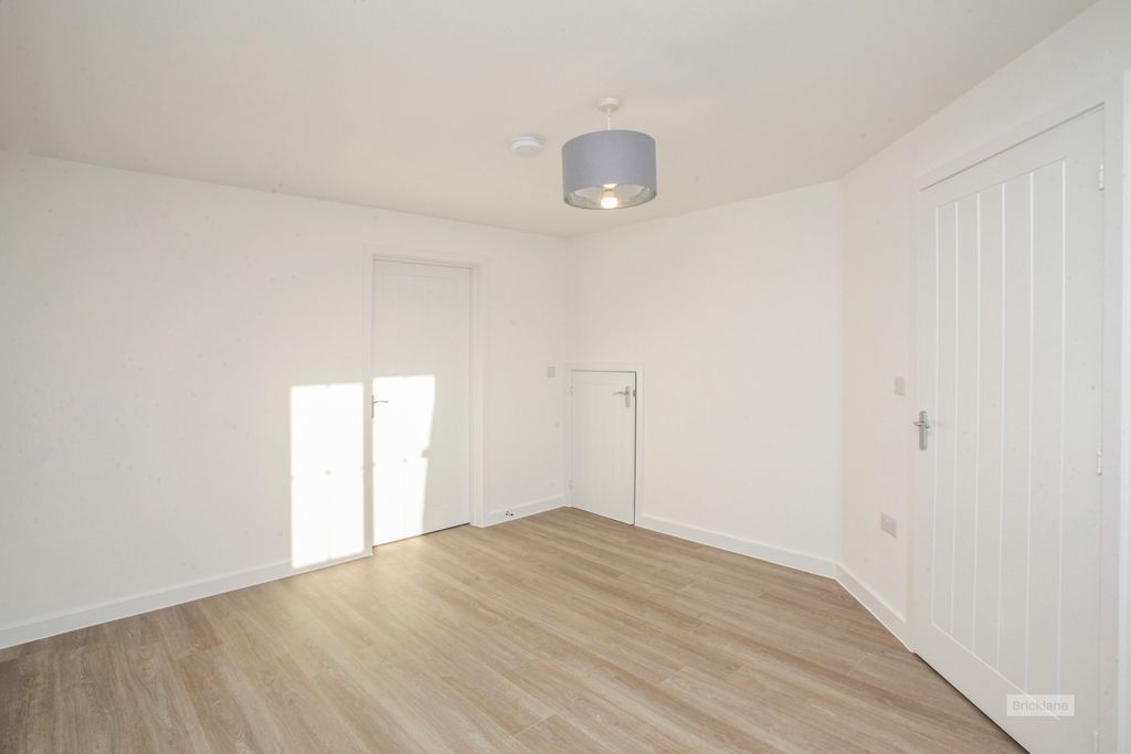 Property photo 2 of 14 Image