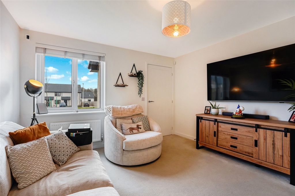 Property photo 3 of 21 Picture No. 03