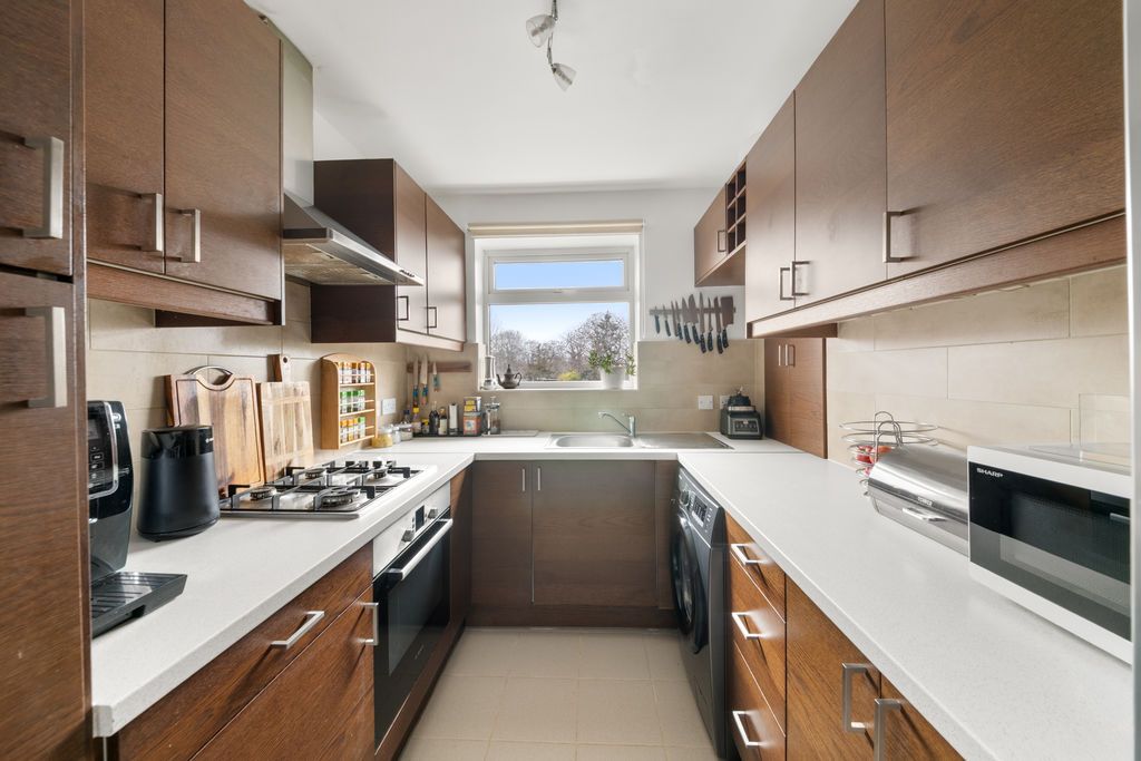 Property photo 3 of 15 Photo 8