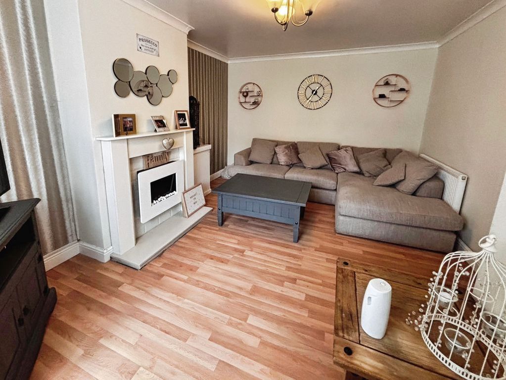 Property photo 2 of 10 Lounge