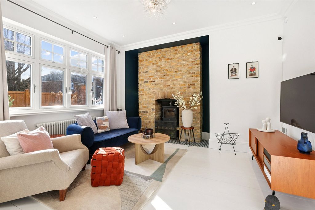 Property photo 3 of 15 Reception