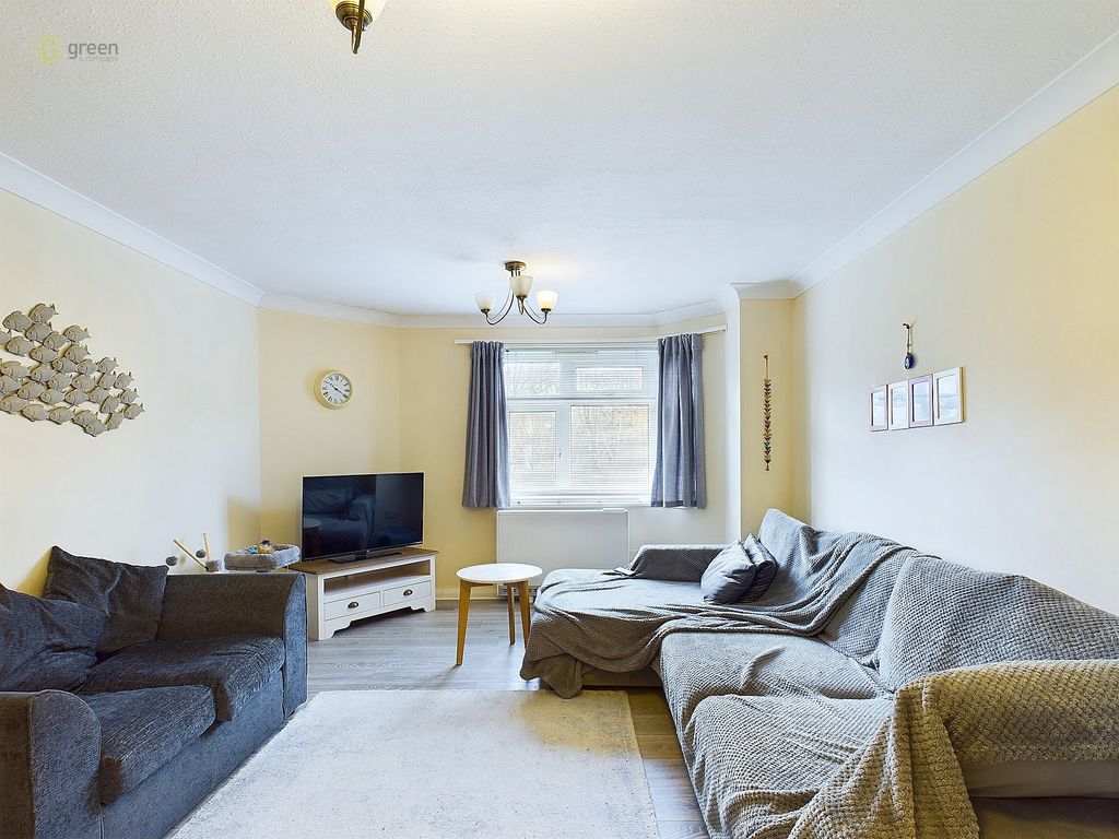Property photo 3 of 15 Cam03830G0-Pr0109-Still011