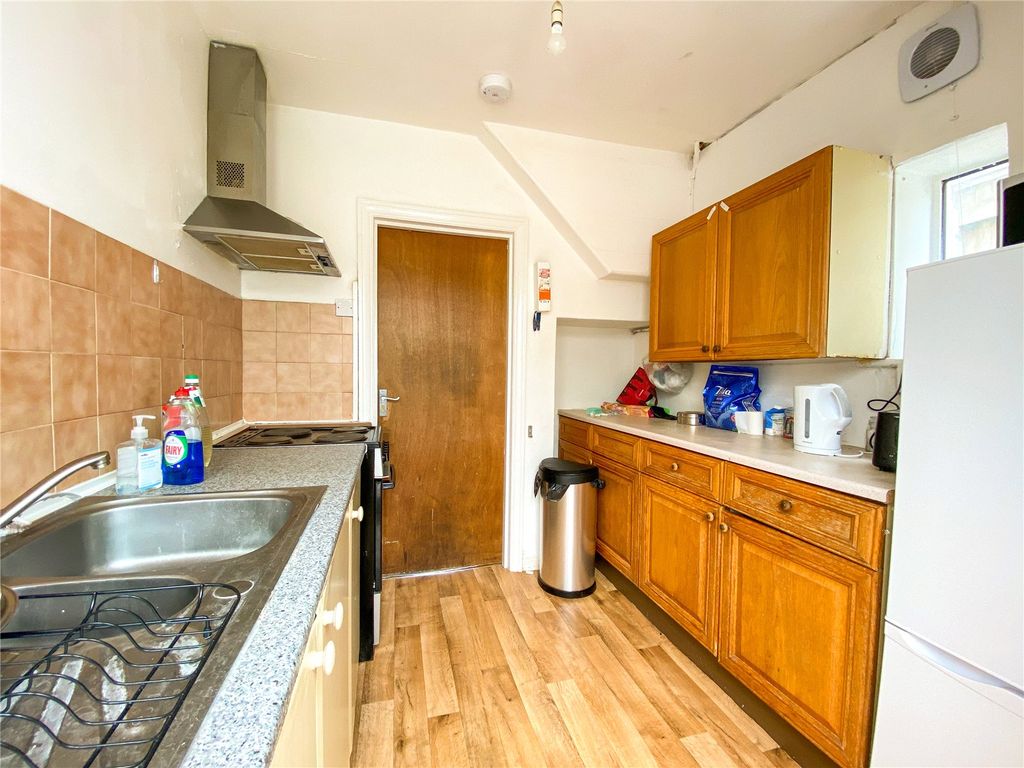 Property photo 3 of 11 Picture No. 02