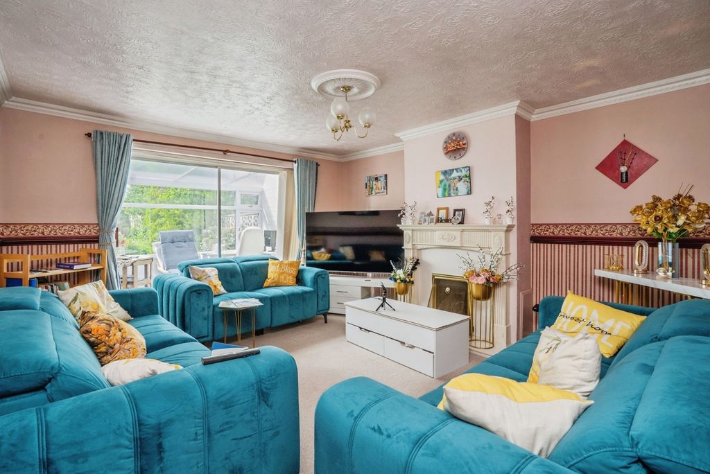 Property photo 2 of 15 Pbox-Img.Jpg
