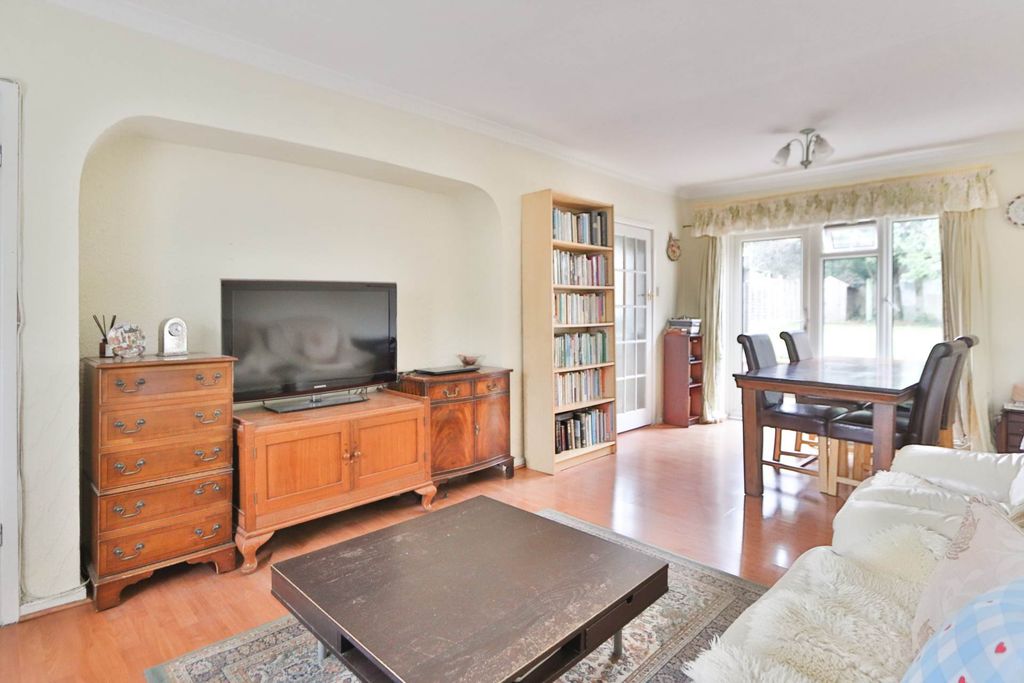 Property photo 2 of 11