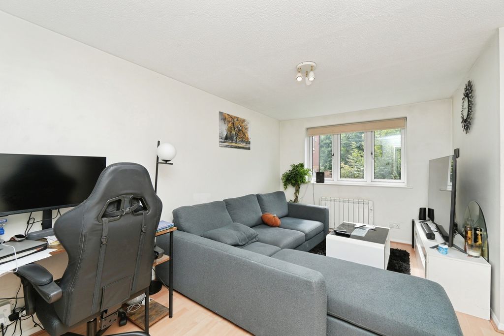 Property photo 2 of 11 Pbox-Img.Jpg