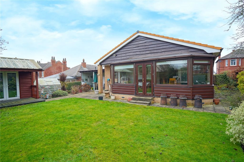 Property photo 2 of 16 Picture No. 15