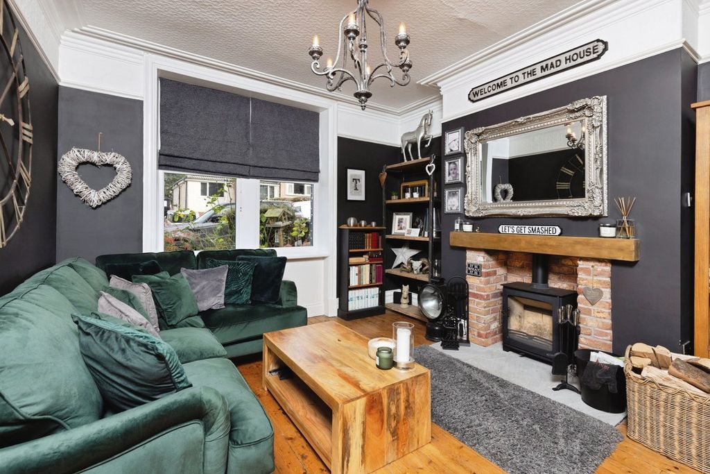 Property photo 2 of 21