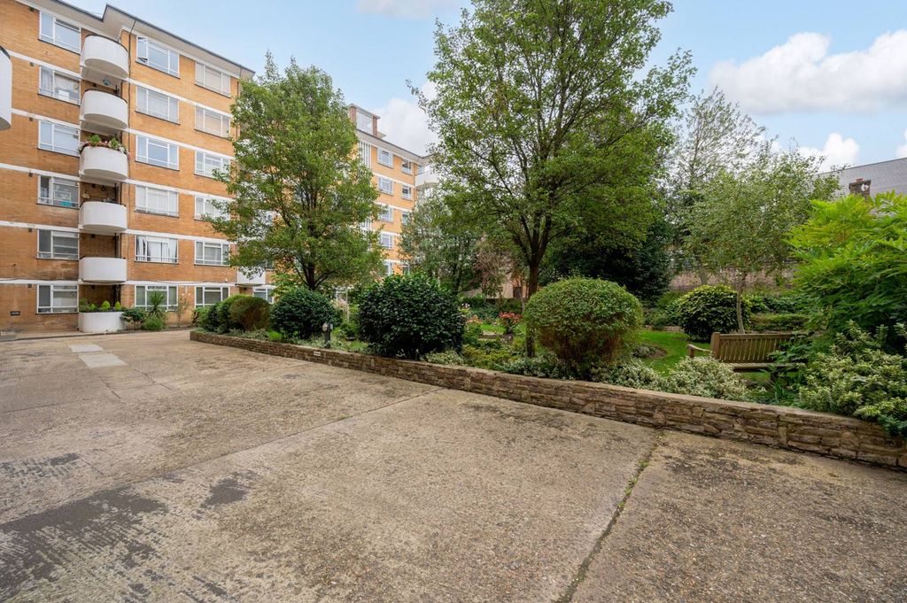 Property photo 3 of 9