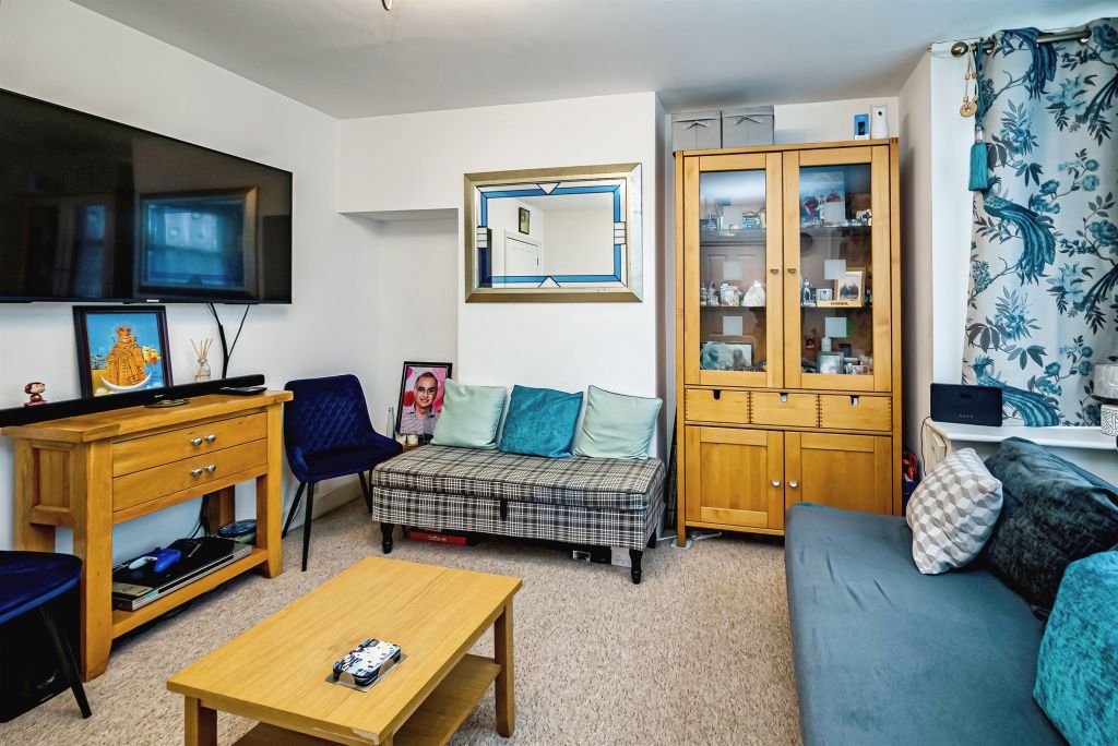 Property photo 3 of 16