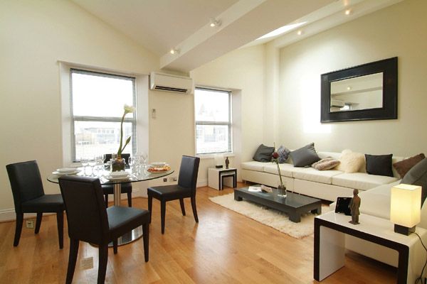 Property photo 1 of 4 Reception