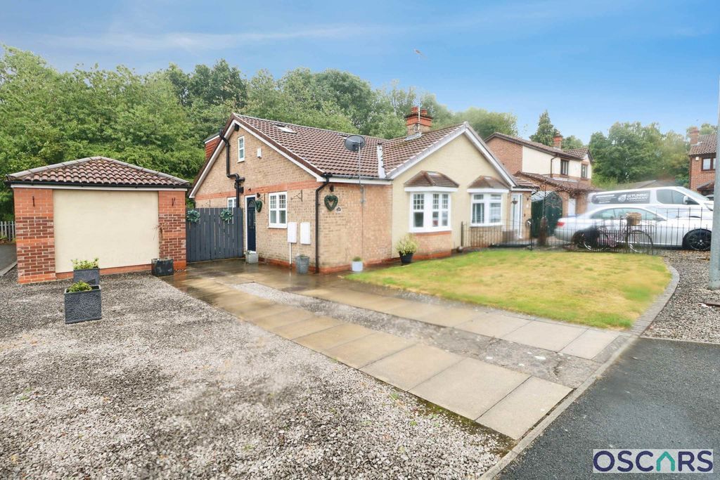 Property photo 1 of 28 Photo 8