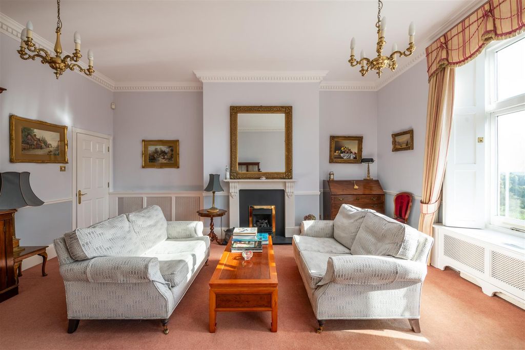 Property photo 2 of 53 25 Holmesdale Park Internal-2.Jpg