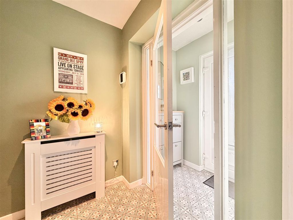 Property photo 3 of 22 Hallway