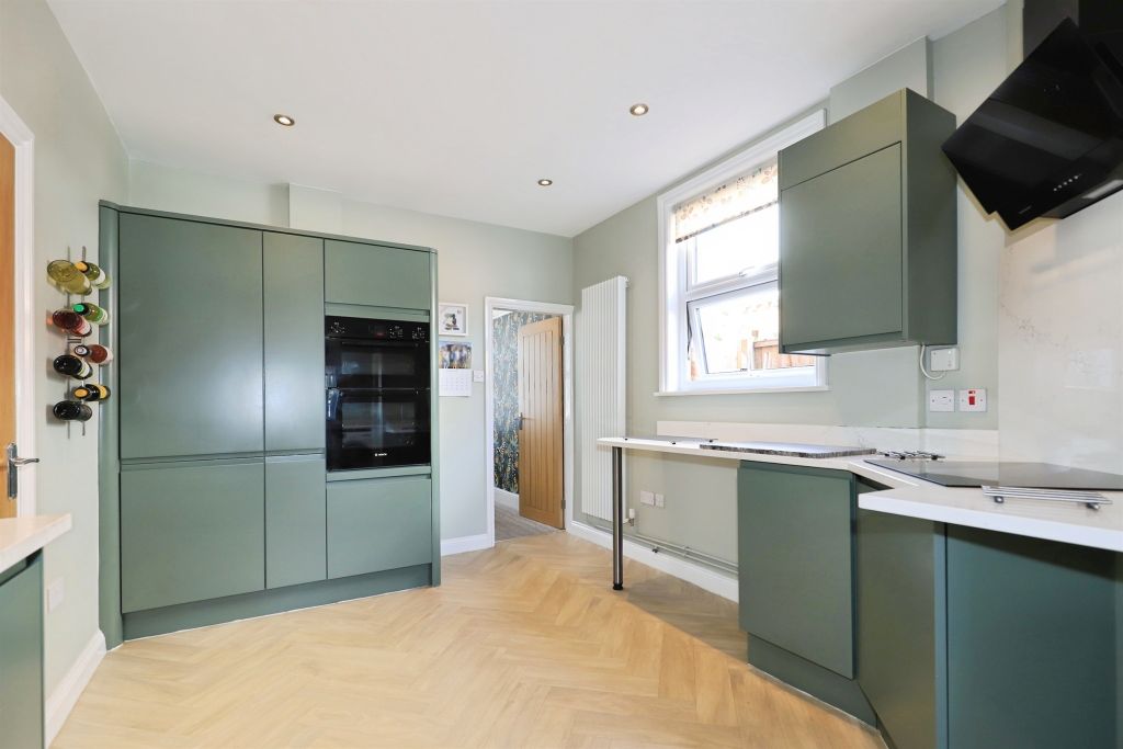 Property photo 2 of 33