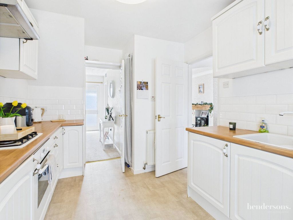 Property photo 2 of 27