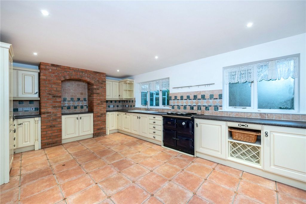 Property photo 3 of 16 Picture No. 21