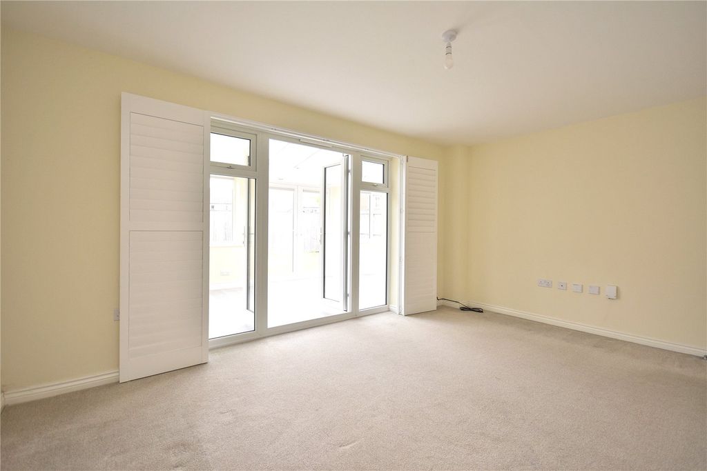 Property photo 2 of 23 Picture No. 10