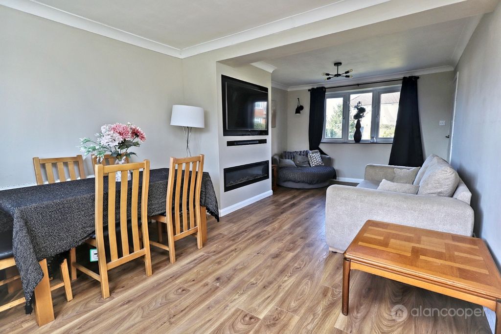 Property photo 3 of 22 3197705