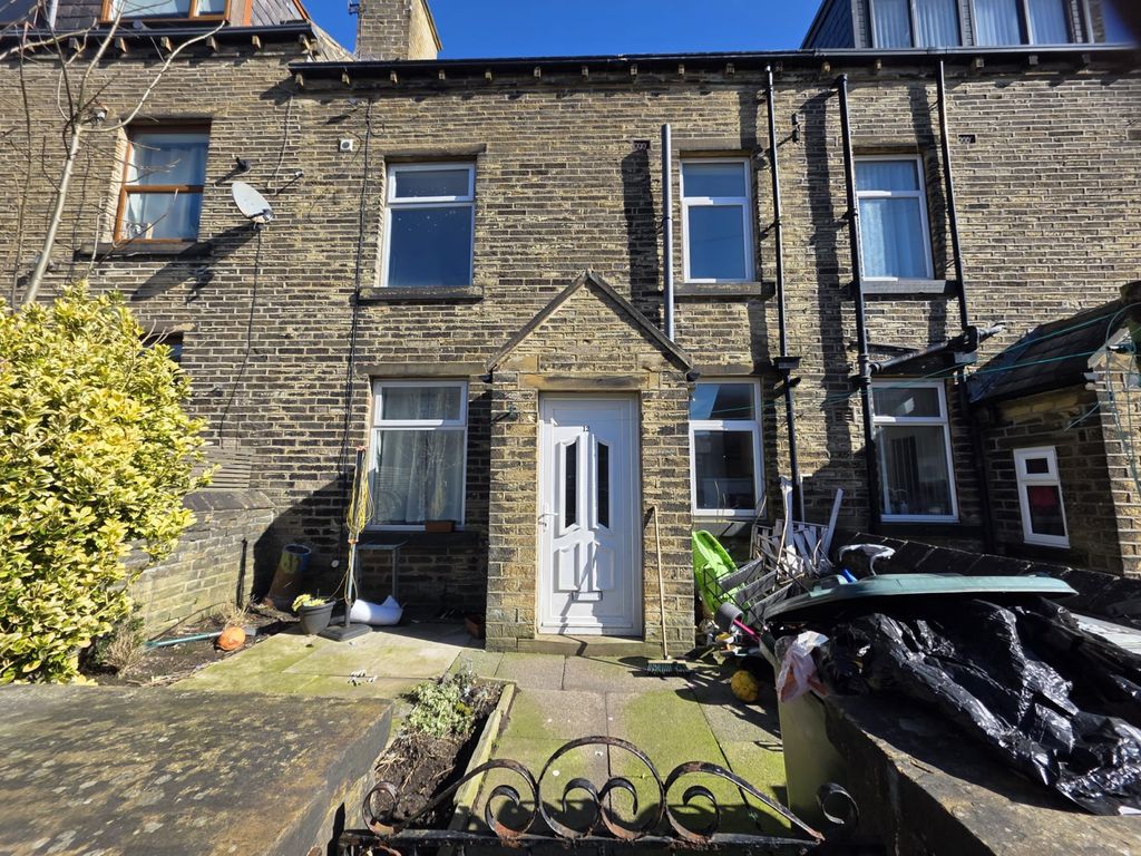 Property photo 1 of 18 12 Westfield Terrace, Clayton, Bd14 6Nt