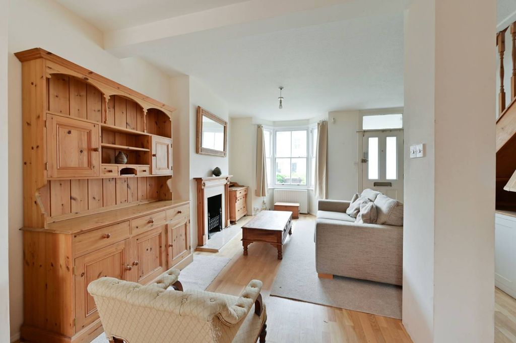 Property photo 3 of 9