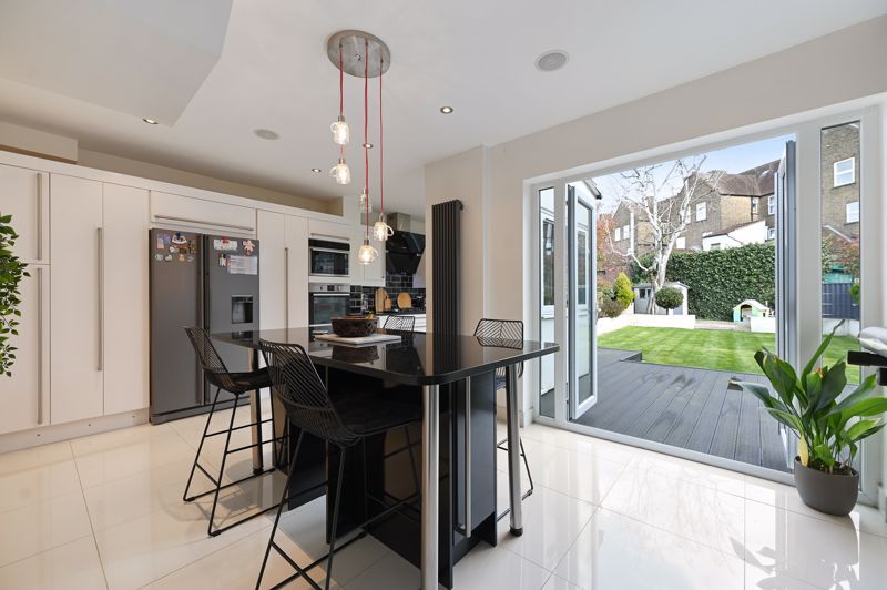 Property photo 2 of 14 Photo 11