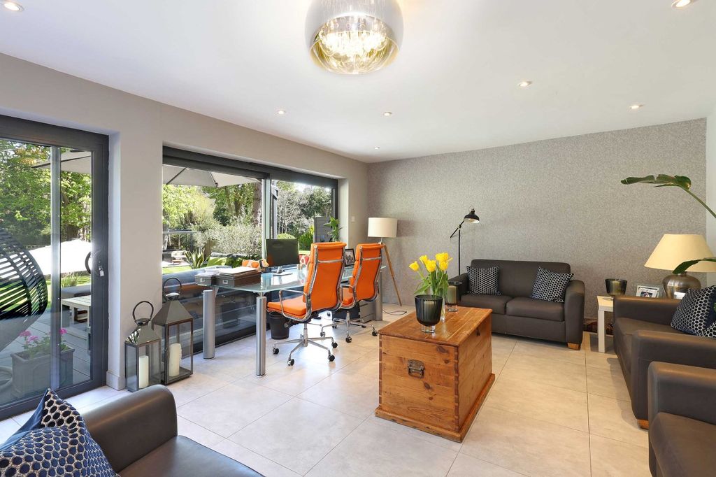 Additional image 9 of 4 bed detached house for saleLower Cookham Road, Maidenhead, Berkshire SL6