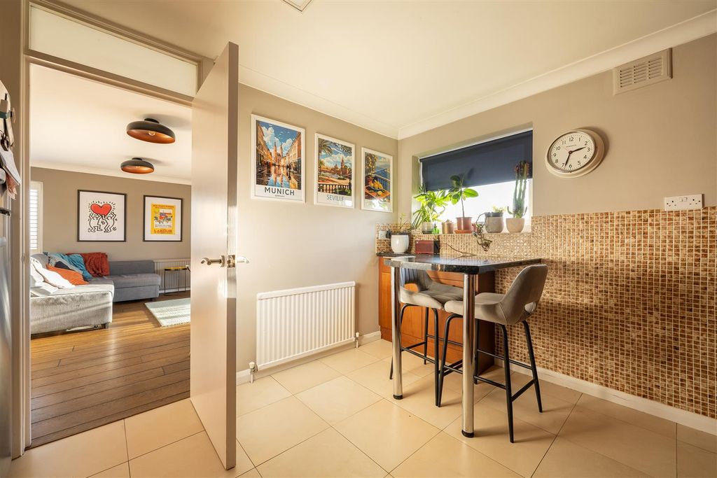 Property photo 3 of 19 New Wanstead E11