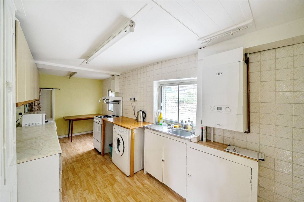 Property photo 3 of 23 Picture No. 19