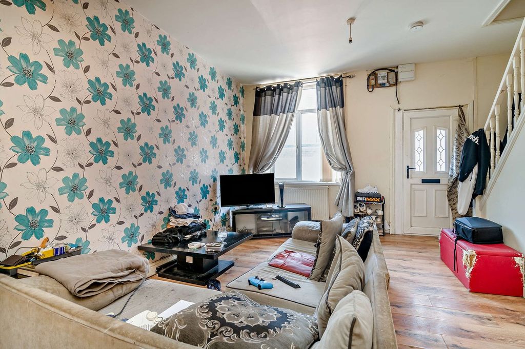 Property photo 3 of 16