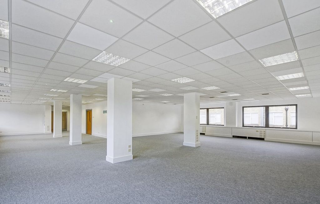 Property photo 3 of 9 Third Floor