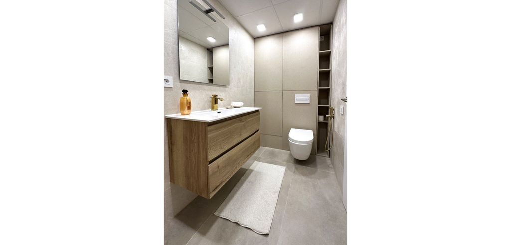 Property photo 2 of 38