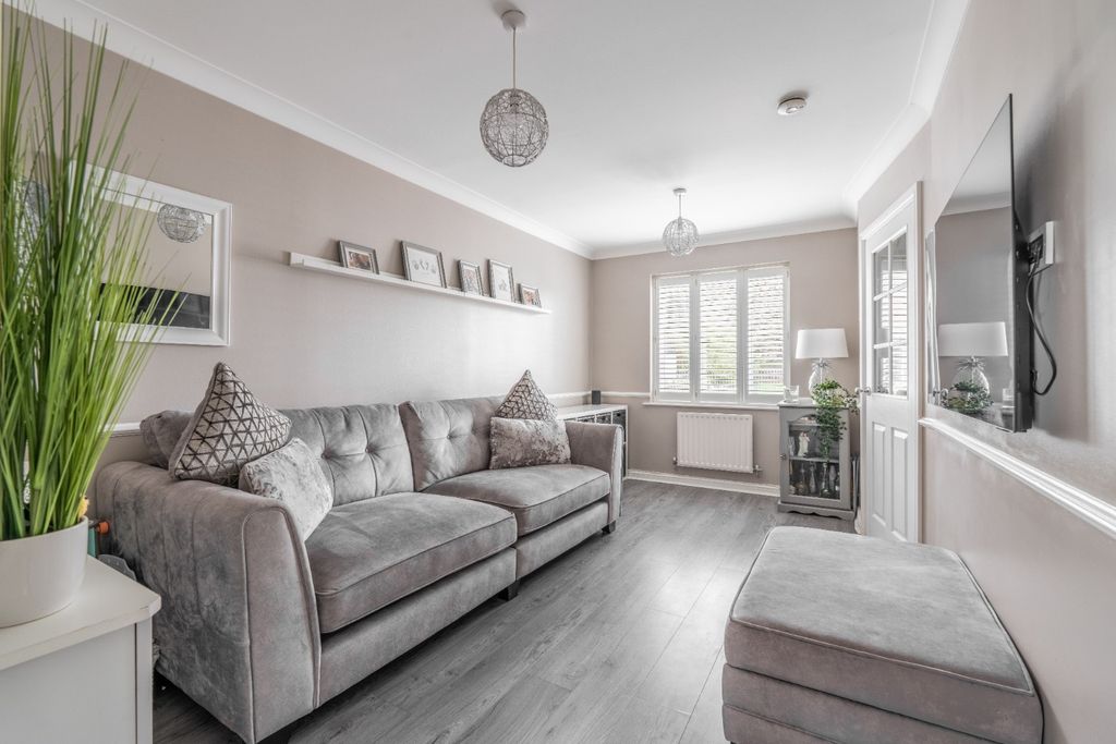 Property photo 3 of 16 4905383