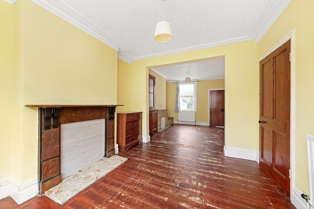 Property photo 3 of 16