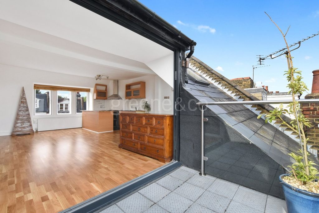 Property photo 2 of 13 2