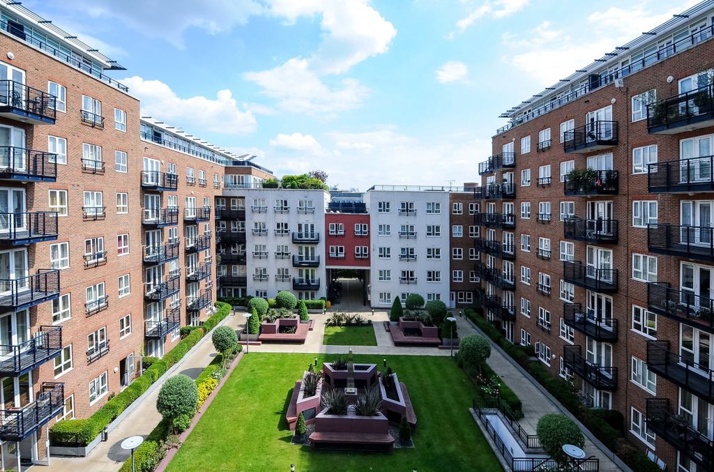 Property photo 1 of 9 Exterior