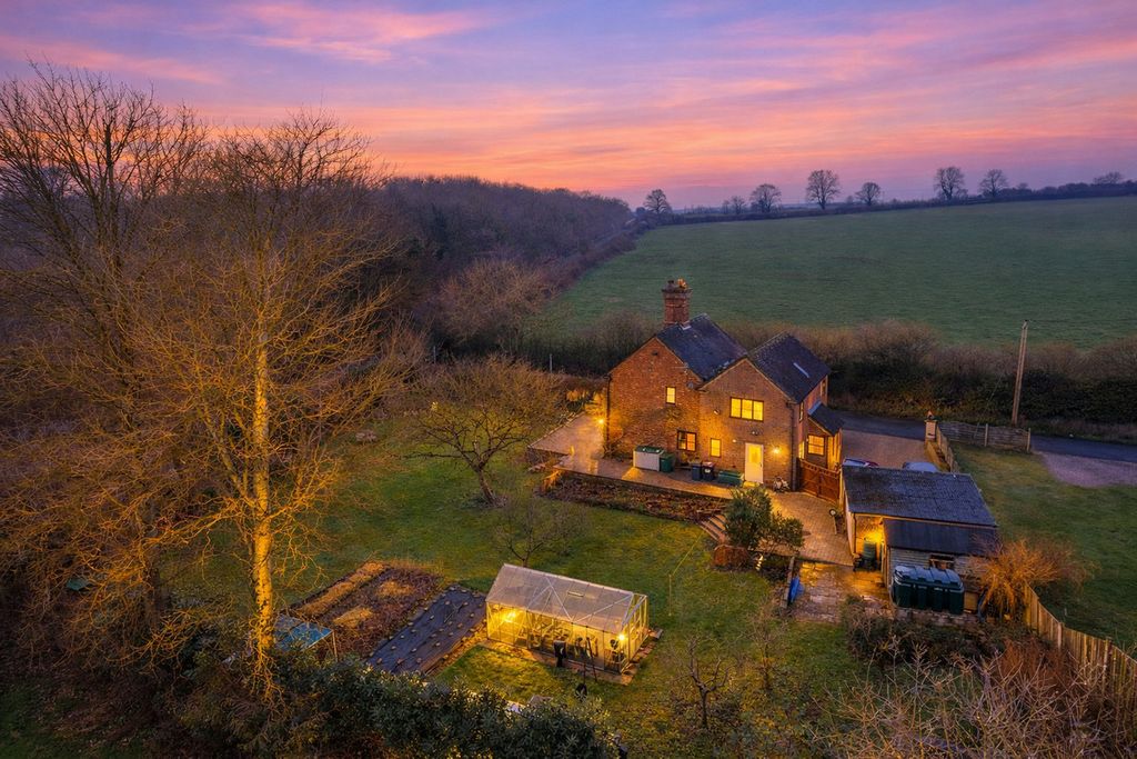 Property photo 1 of 34