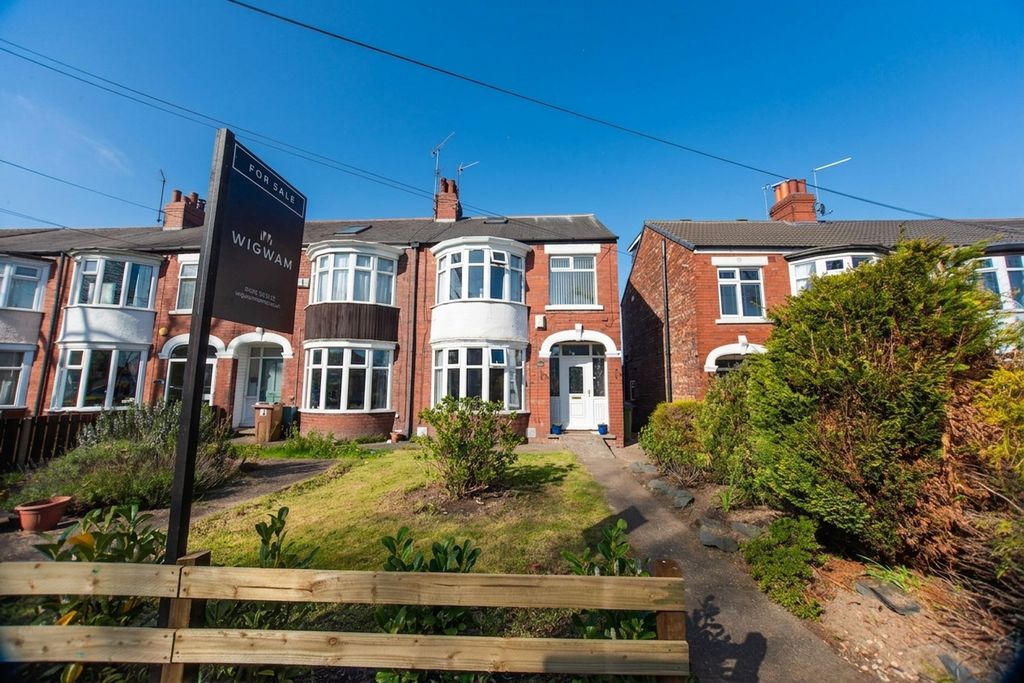 Property photo 1 of 18 Front