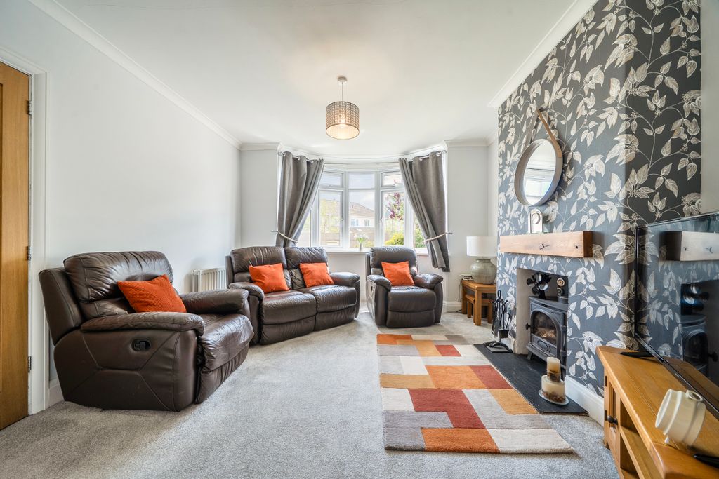 Property photo 2 of 21 Living Room