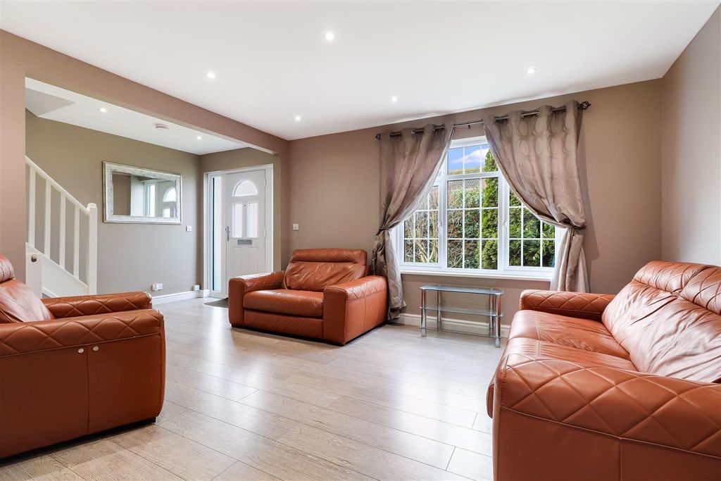 Property photo 3 of 19 Img (7).Jpg