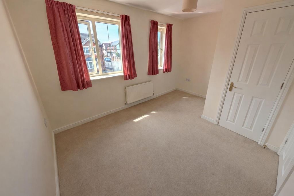 Property photo 3 of 13 Bedroom 2