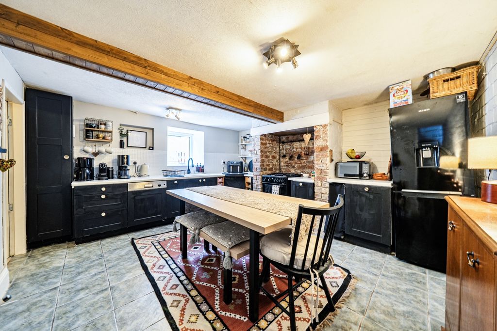 Property photo 3 of 14 1480457-12-6A33d4344d6Ac