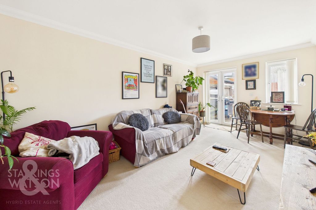 Property photo 2 of 16