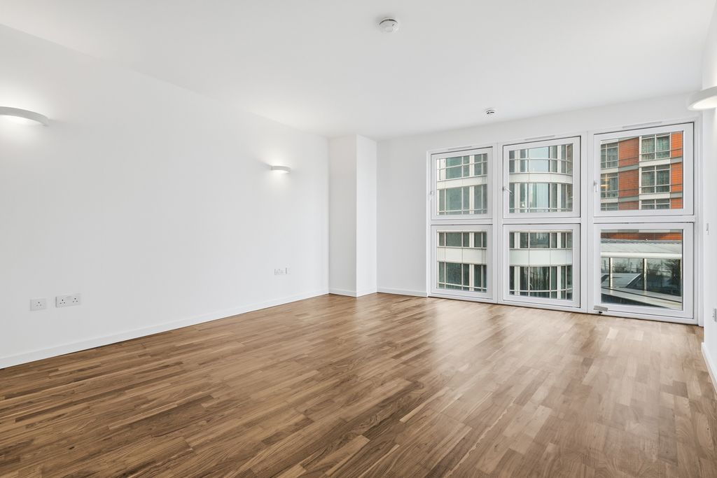 Property photo 3 of 11 Photo 3