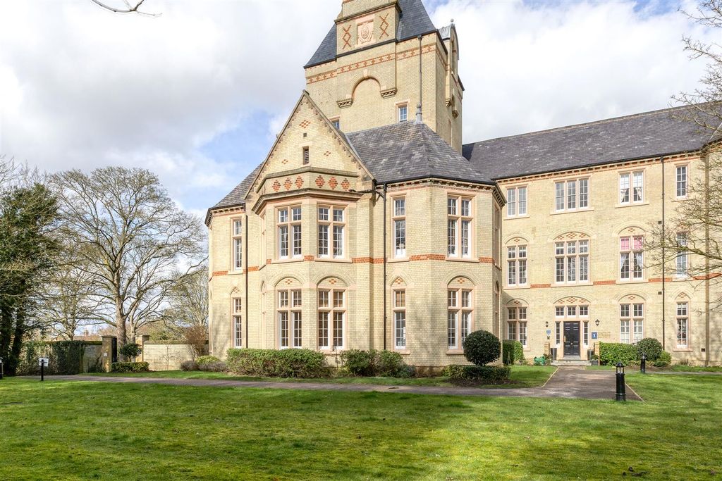 Property photo 1 of 12 Front Aspect