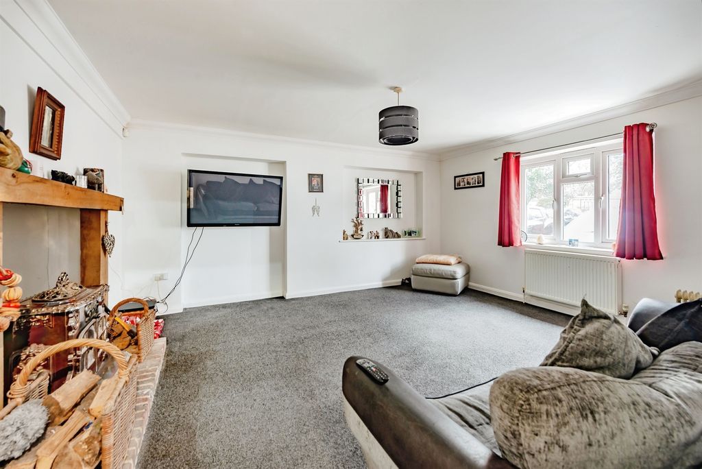 Property photo 3 of 16