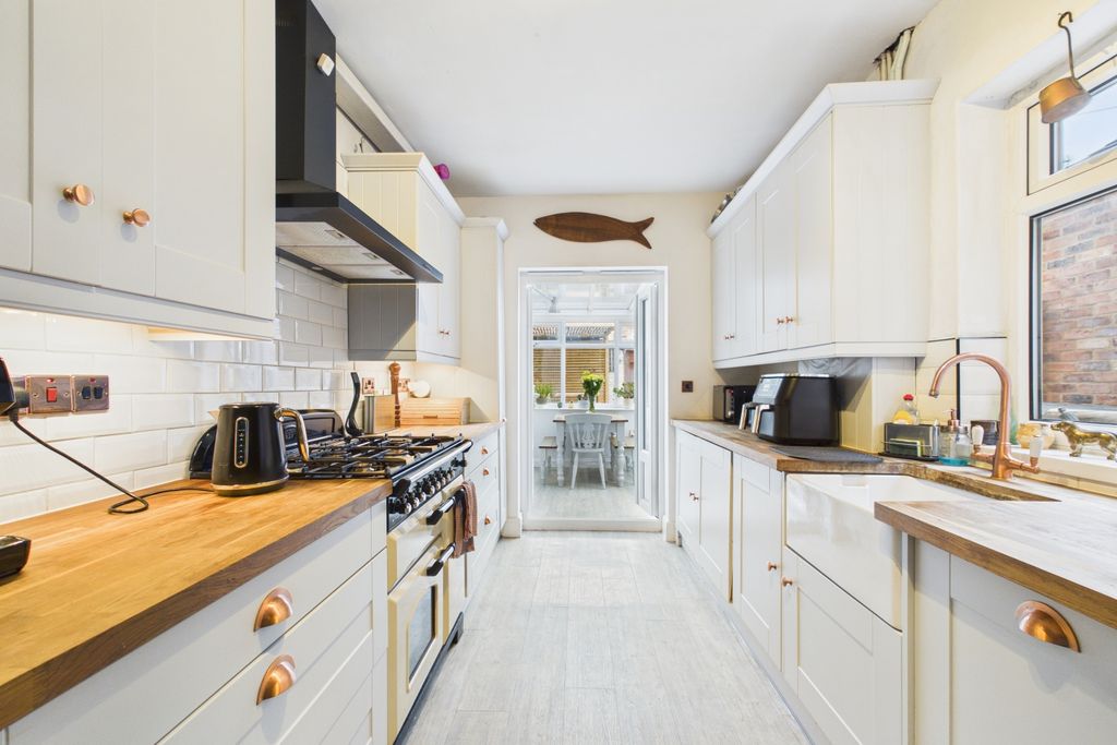 Property photo 1 of 15 Cam02279G0-Pr0056-Still011