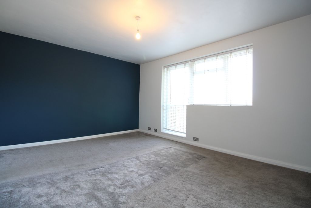 Property photo 3 of 10 Img_8098