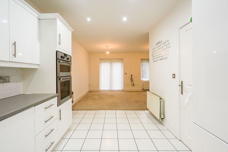 Property photo 3 of 33 Photo 28