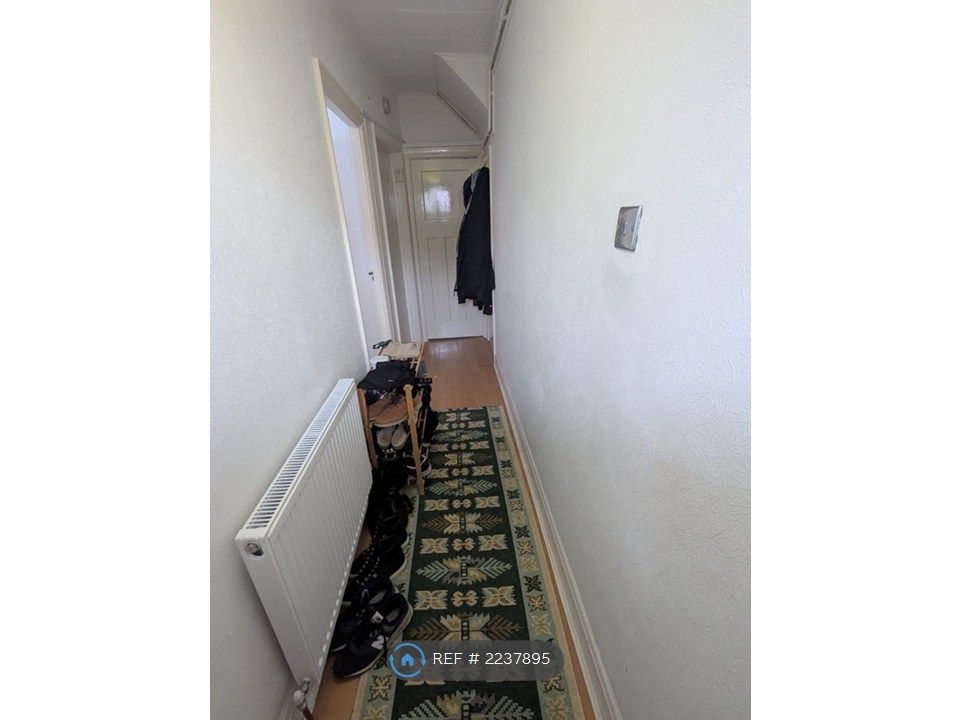 Property photo 2 of 13 Hallway